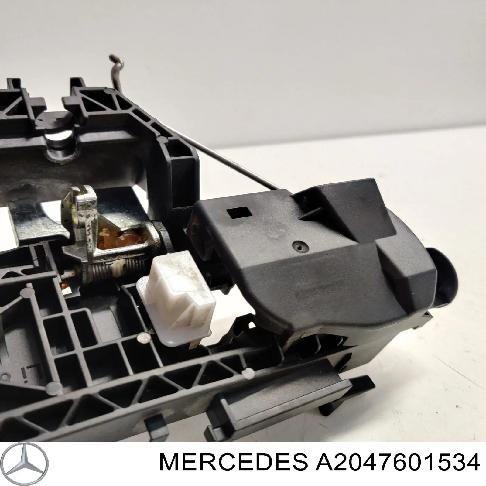 Soporte de manija exterior de puerta delantera izquierda Mercedes A2047601534 precio, desde 30,49 EUR