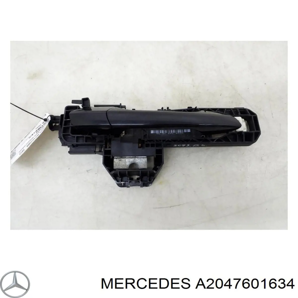 A2047601634 Mercedes Soporte de manija exterior de puerta derecha