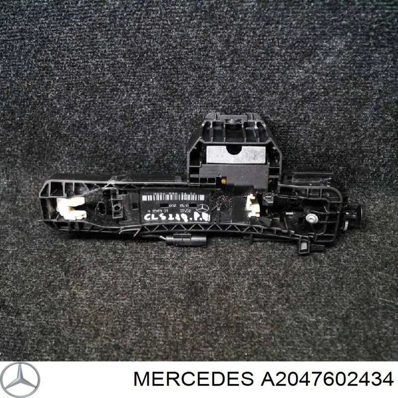A2047602434 Mercedes soporte de manilla exterior de puerta delantera derecha