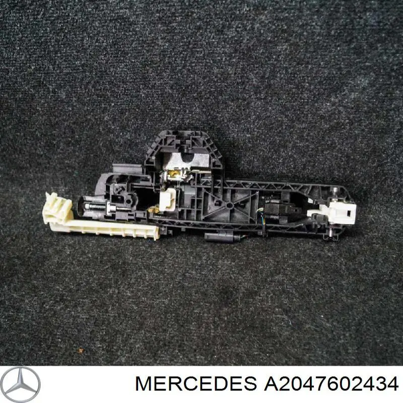 Soporte de manija exterior de puerta delantera derecha Mercedes A2047602434 precio, desde 60,98 EUR