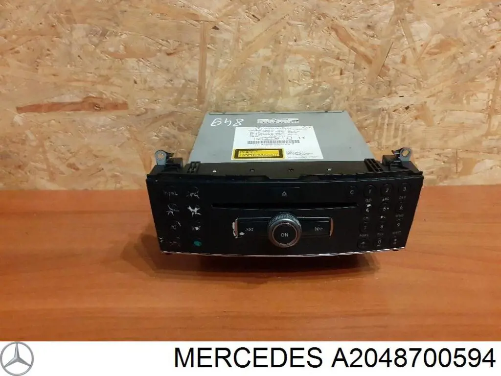 A2048700594 Mercedes Radio AM/FM