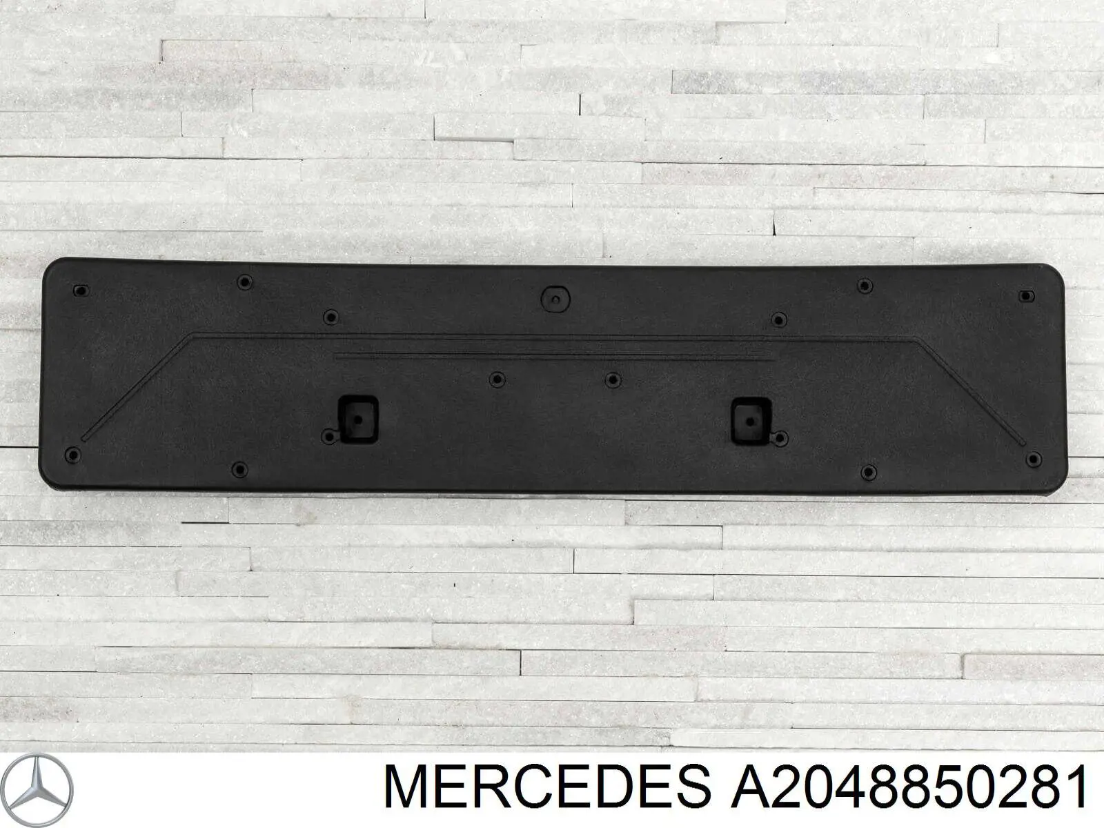 A2048850281 Mercedes Soporte de matricula delantera