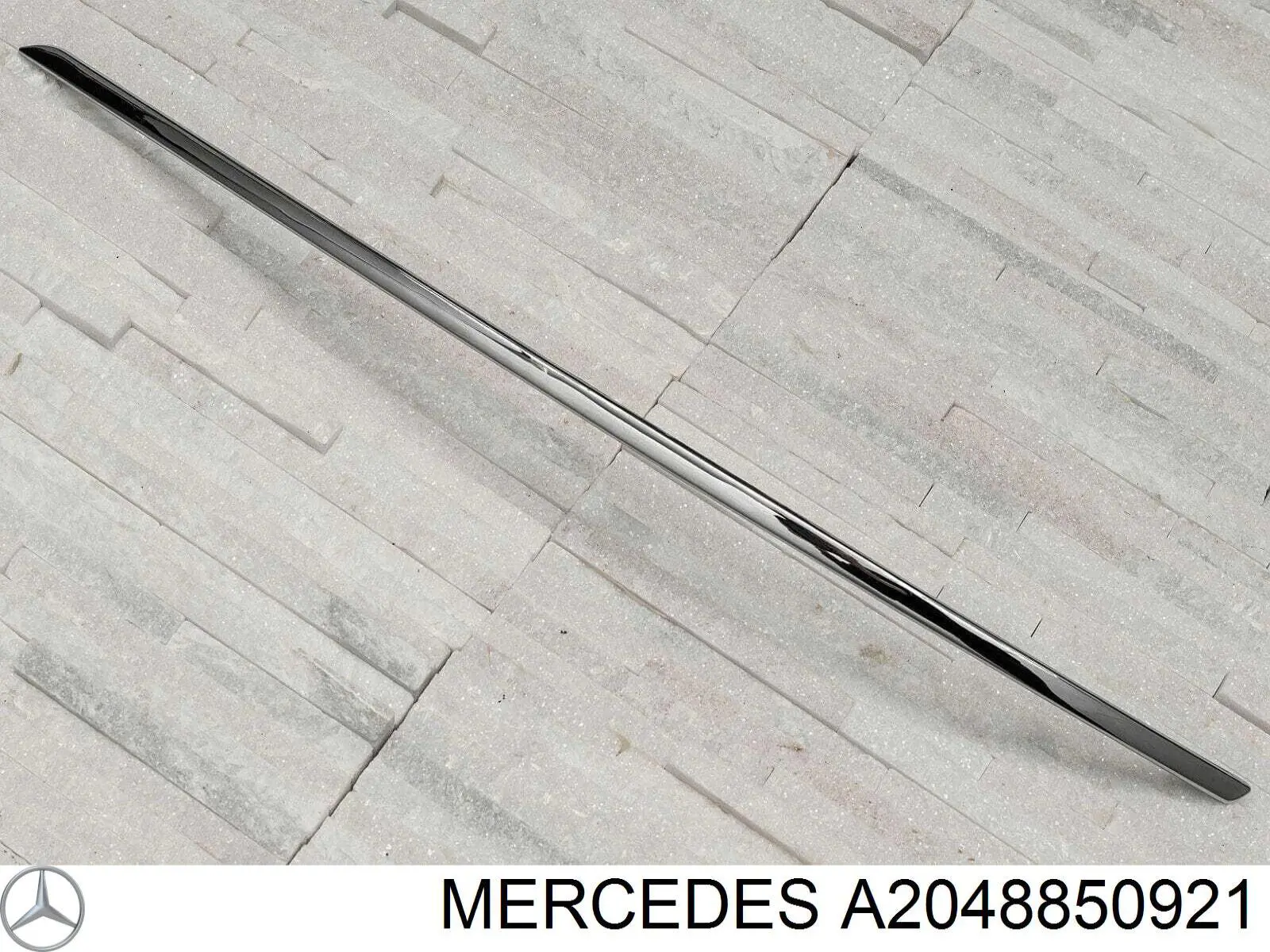Moldura de parachoques trasero izquierdo Mercedes A2048850921 precio, desde 18,90 EUR