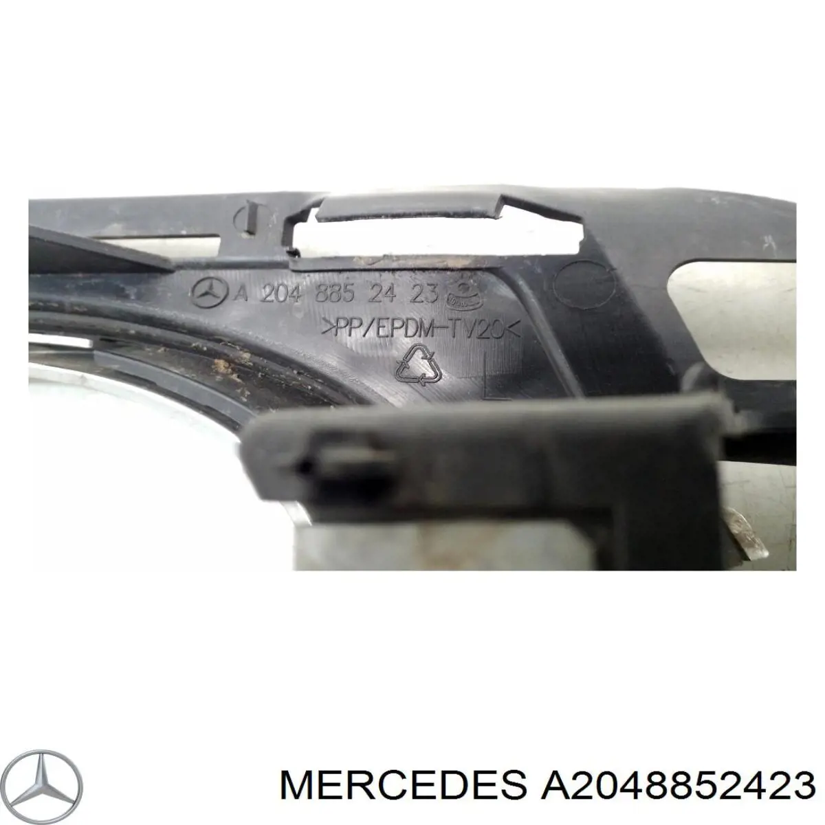 2048852423 Mercedes rejilla del parachoques delantera izquierda