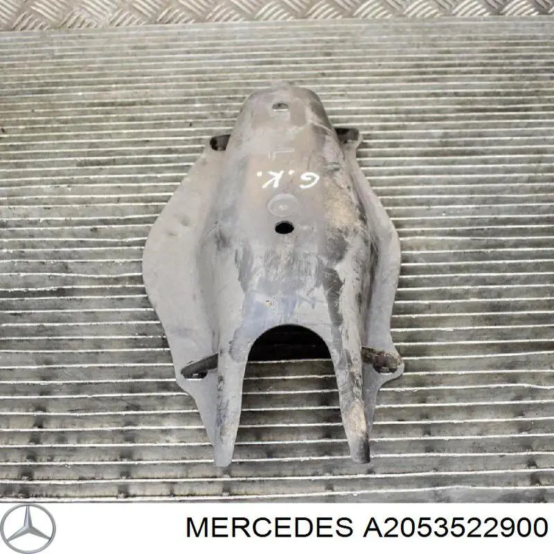 Protección inferior trasera del brazo de suspensión A2053522900 Mercedes