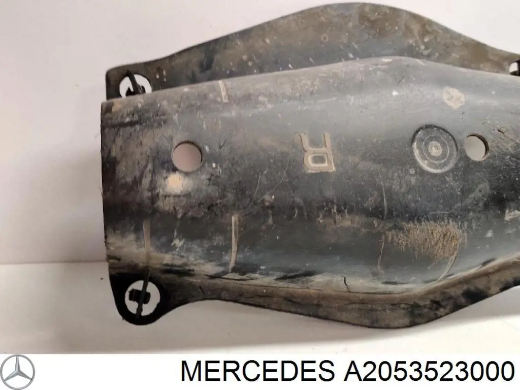 Protección inferior trasera del brazo de suspensión A2053523000 Mercedes