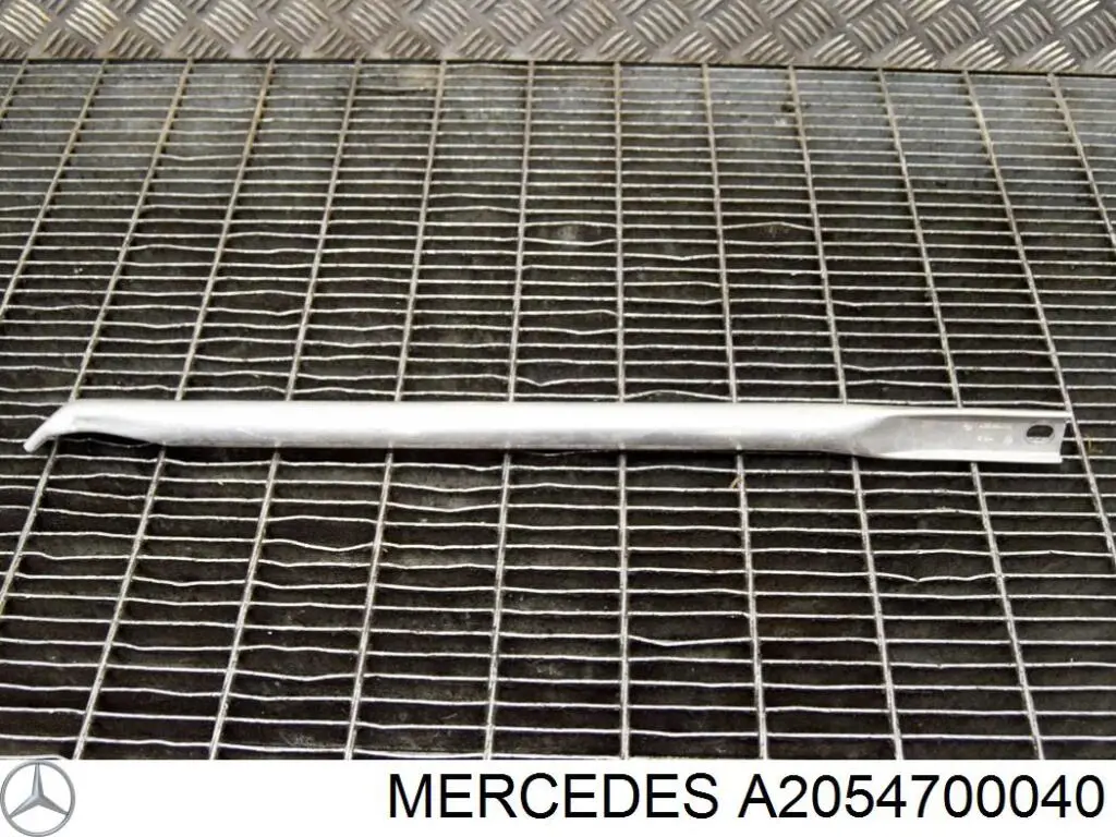 Soporte del tanque de combustible A2054700040 Mercedes