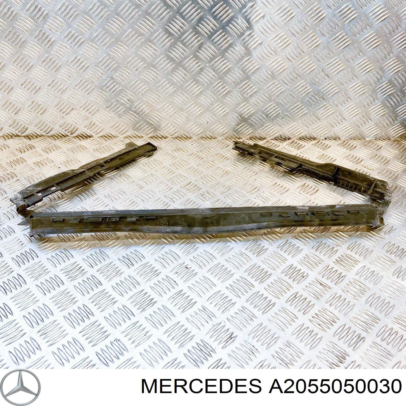 Deflector de aire del radiador A2055050030 Mercedes