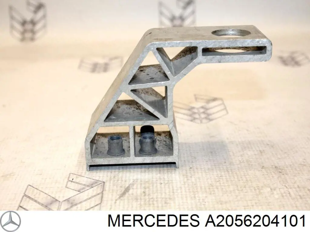Comprar A2056204101 Mercedes Soporte superior del radiador