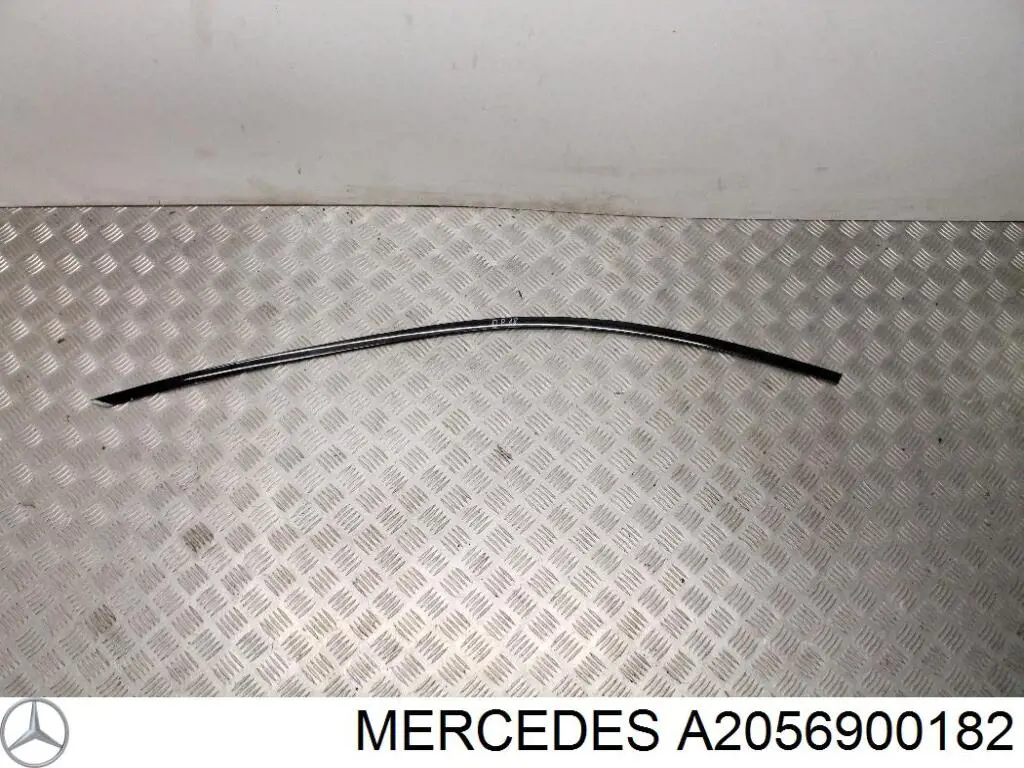 Moldura de techo izquierda Mercedes A2056900182 precio, desde 132,76 EUR