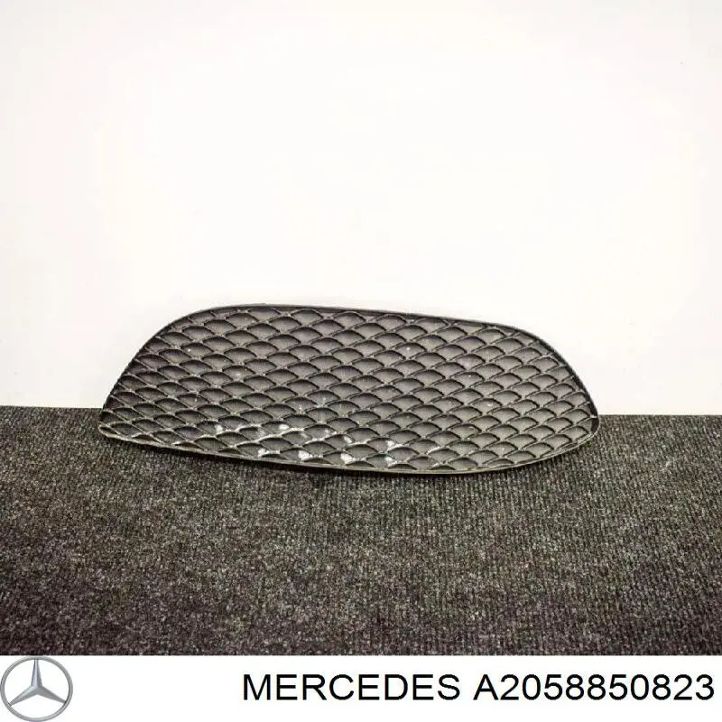 Comprar A2058850823 Mercedes Tapa de rejilla de faro antiniebla delantero derecho