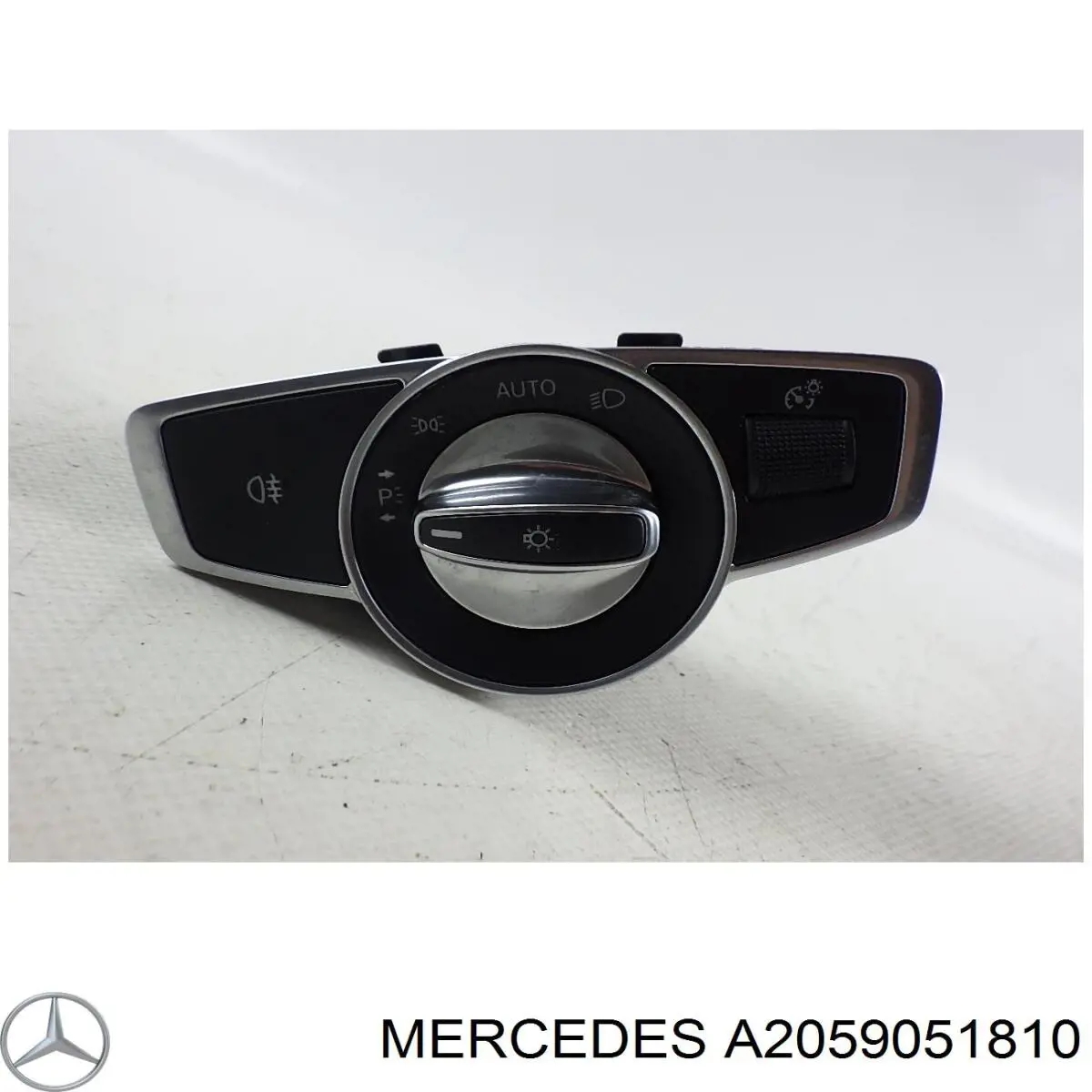 Interruptor de luces en el tablero Mercedes 2059051810