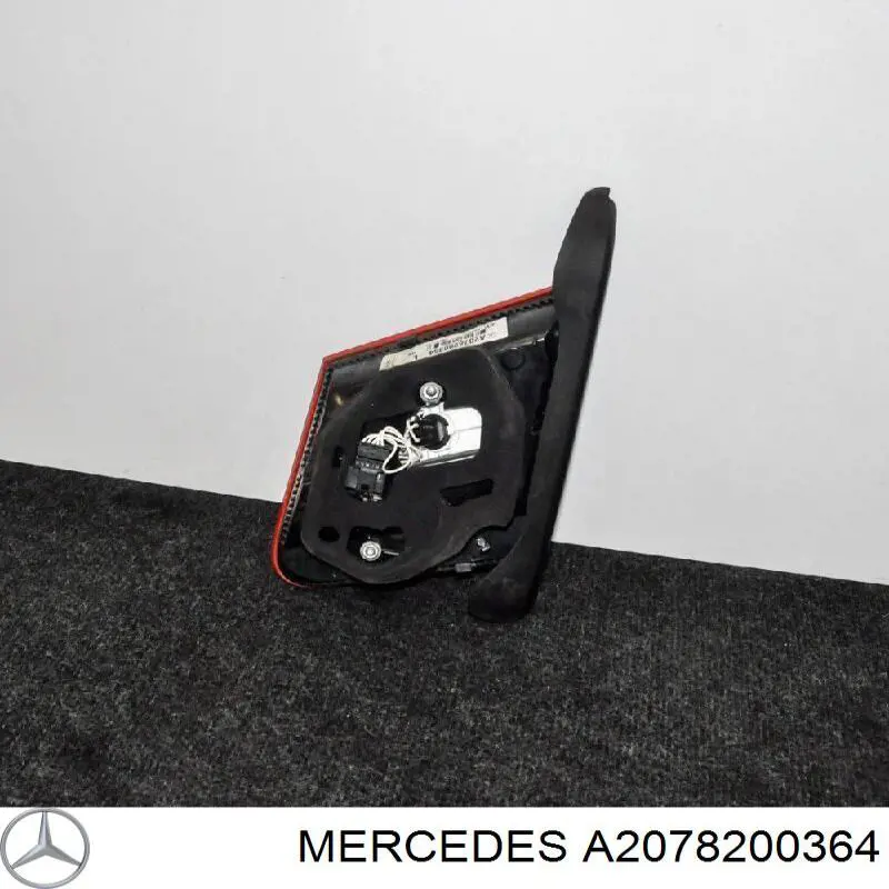 Piloto trasero interior izquierdo Mercedes A2078200364 precio, desde 106,00 EUR
