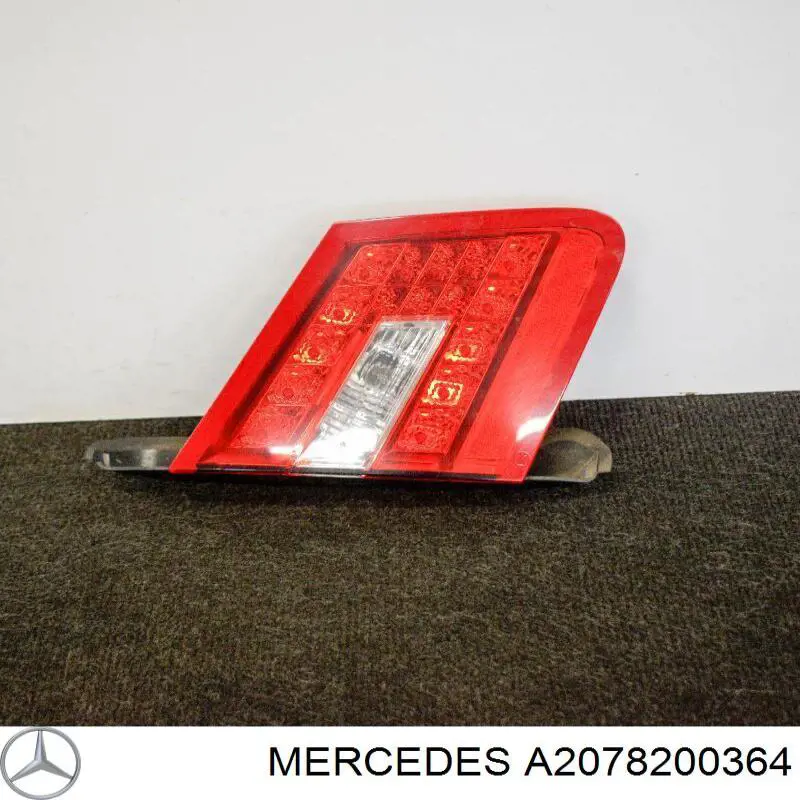 Piloto trasero interior izquierdo Mercedes A2078200364
