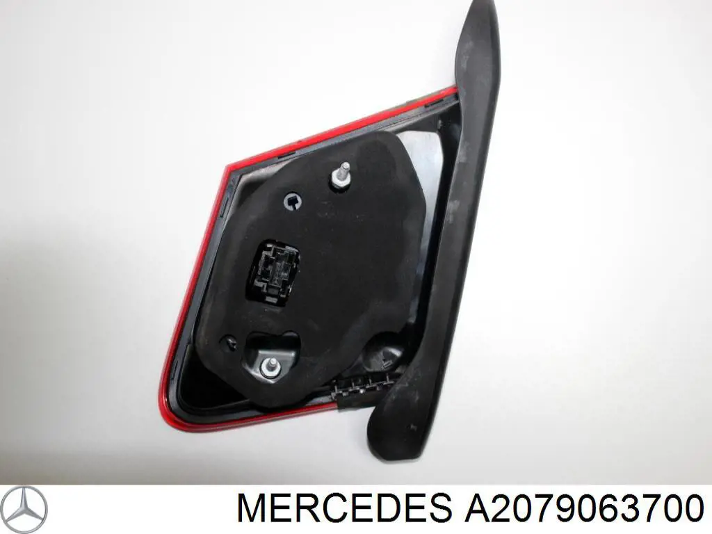 Piloto trasero interior izquierdo A2079063700 Mercedes
