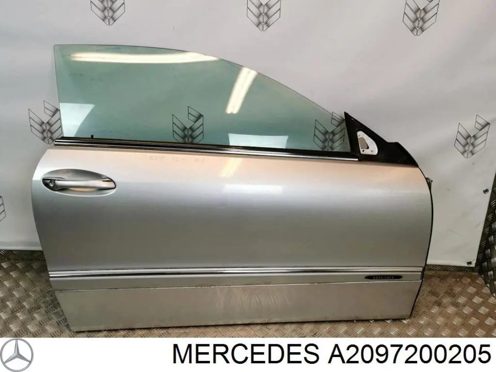 Puerta delantera derecha Mercedes A2097200205 precio, desde 274,43 EUR
