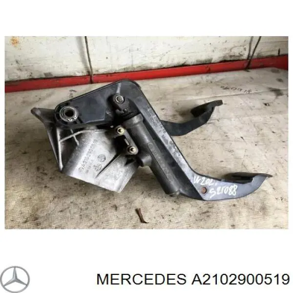 A2102900519 Mercedes soporte de pedales