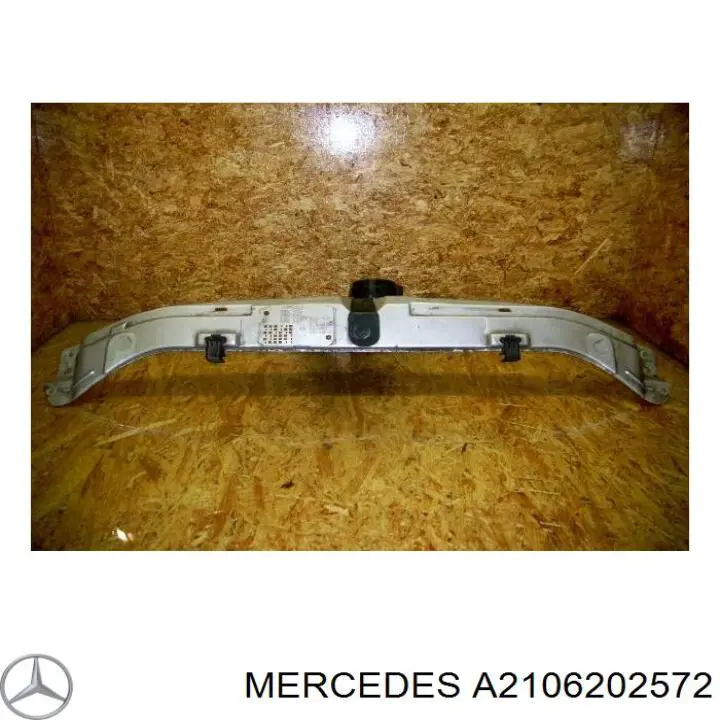 A2106202572 Mercedes soporte de radiador superior