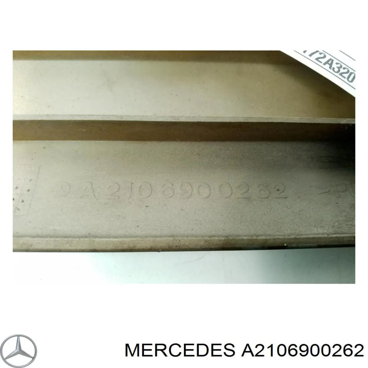 A2106900262 Mercedes moldura de la puerta delantera derecha