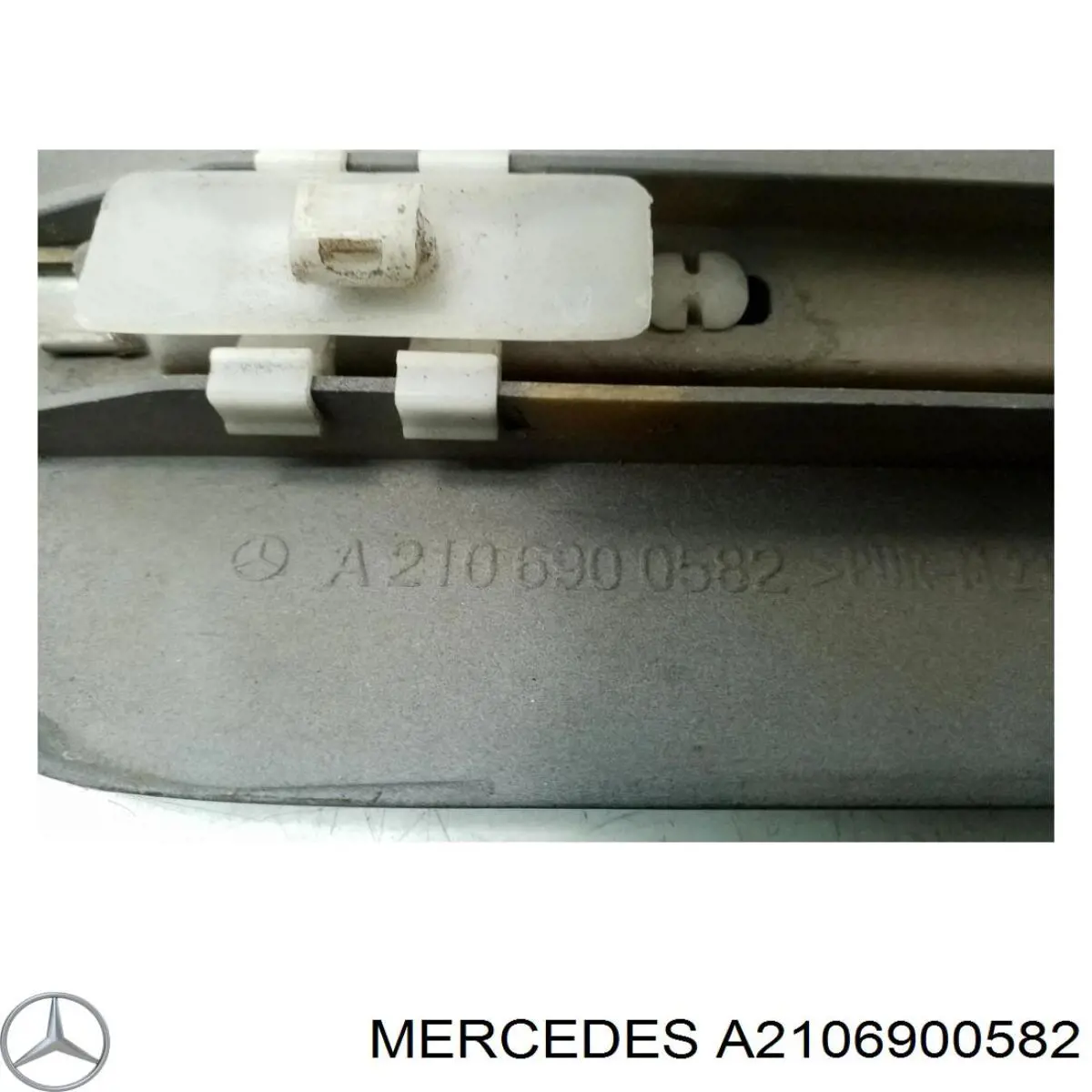 Moldura de puerta trasera izquierda para Mercedes E (W210)