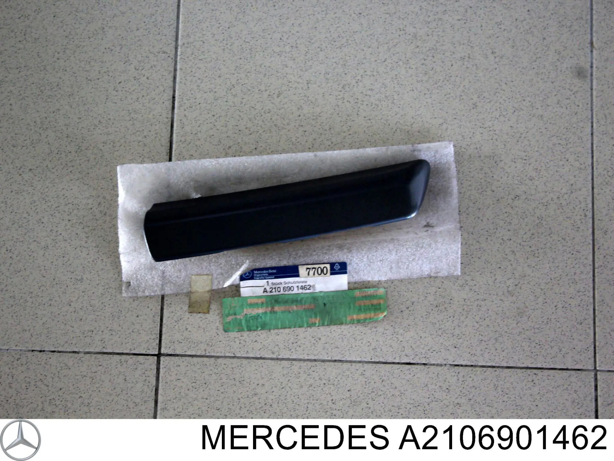 Moldura de guardabarro delantero derecho para Mercedes E (W210)