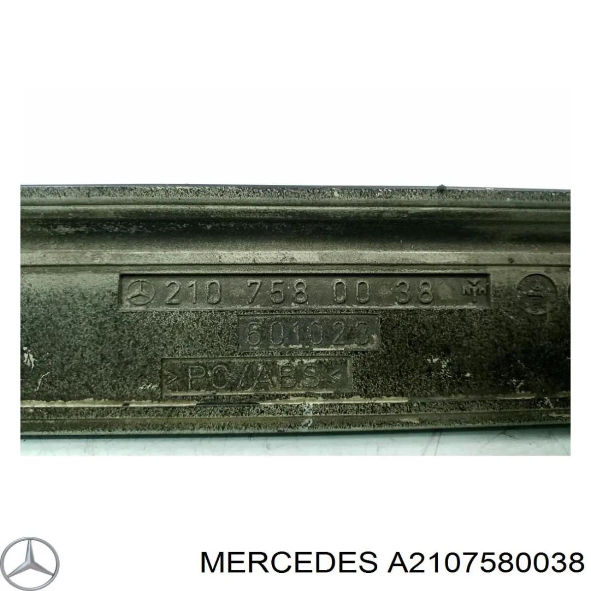 Carcasa de luz de matrícula Mercedes A2107500393 precio, desde 53,72 EUR