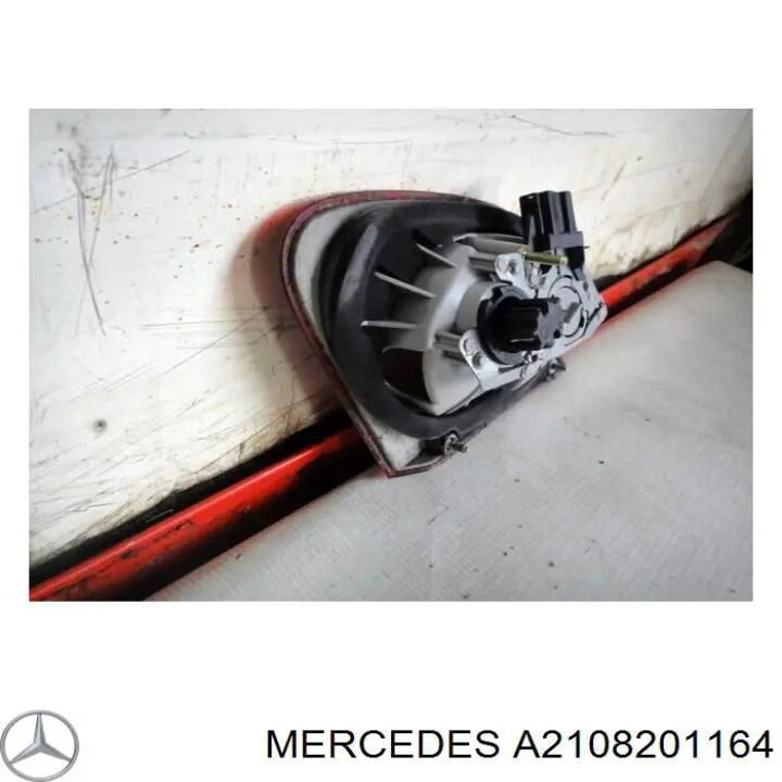 2108100964 Mercedes Piloto trasero interior izquierdo