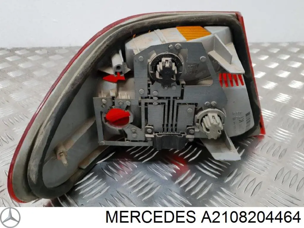 Piloto trasero exterior derecho Mercedes A2108204464 precio, desde 49,37 EUR