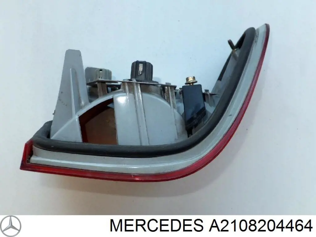 Piloto trasero exterior derecho A2108204464 Mercedes