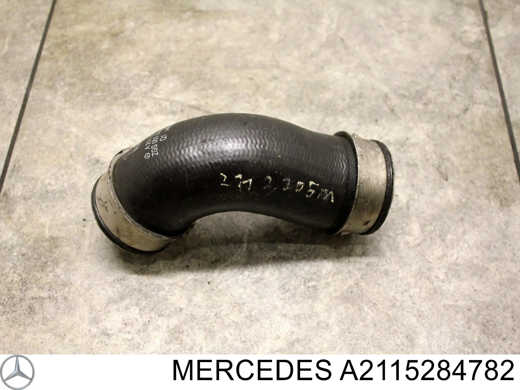 A2115284782 Mercedes tubo flexible de aire de sobrealimentación superior izquierdo