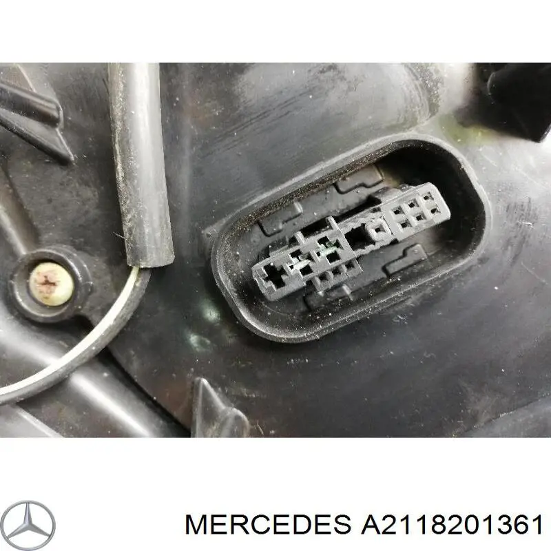 Faro izquierdo A2118201361 Mercedes