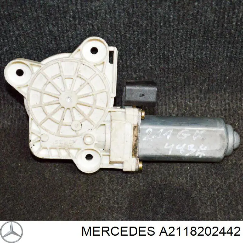 Motor del elevalunas de la puerta trasera derecha A2118202442 Mercedes