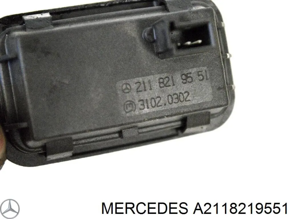 Comprar A2118219551 Mercedes Botón de accionamiento del cierre de la tapa del maletero (puerta trasera 3/5)