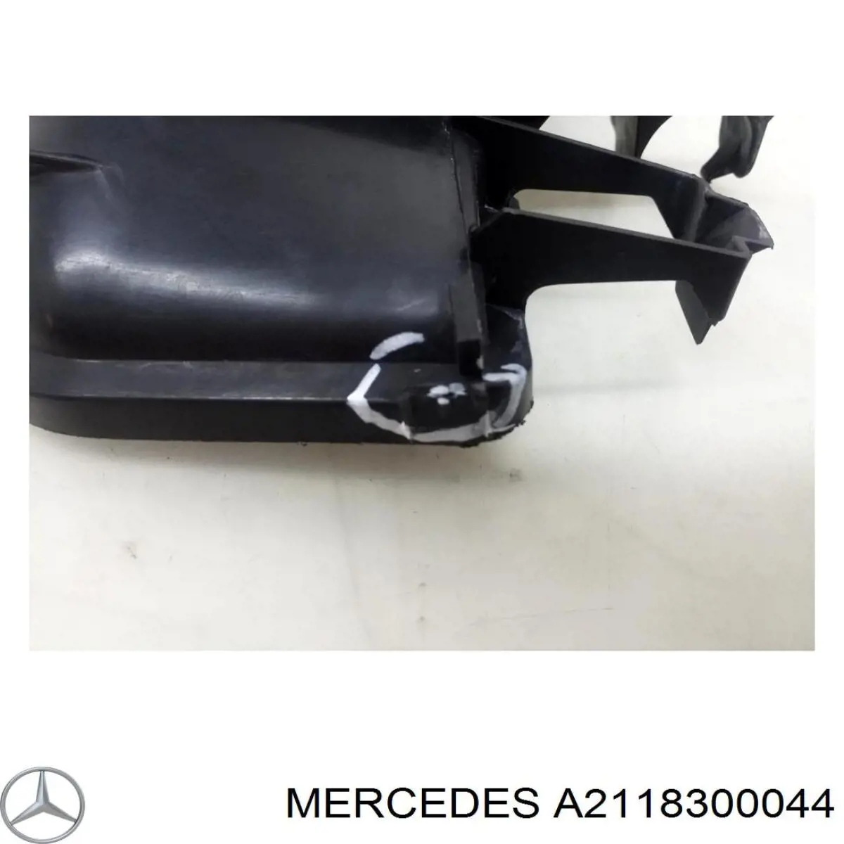  Mercedes A2118300044 precio, desde 45,88 EUR