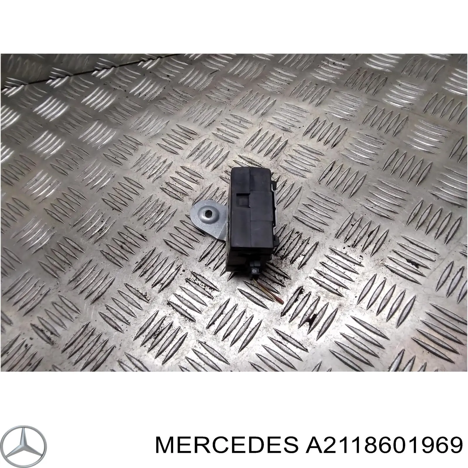 Comprar 2118601969 Mercedes Palanca de bloqueo del cinturón de seguridad delantero