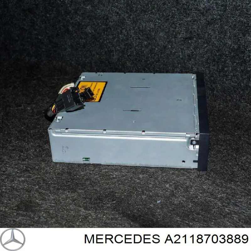 Radio AM/FM Mercedes A2118703889