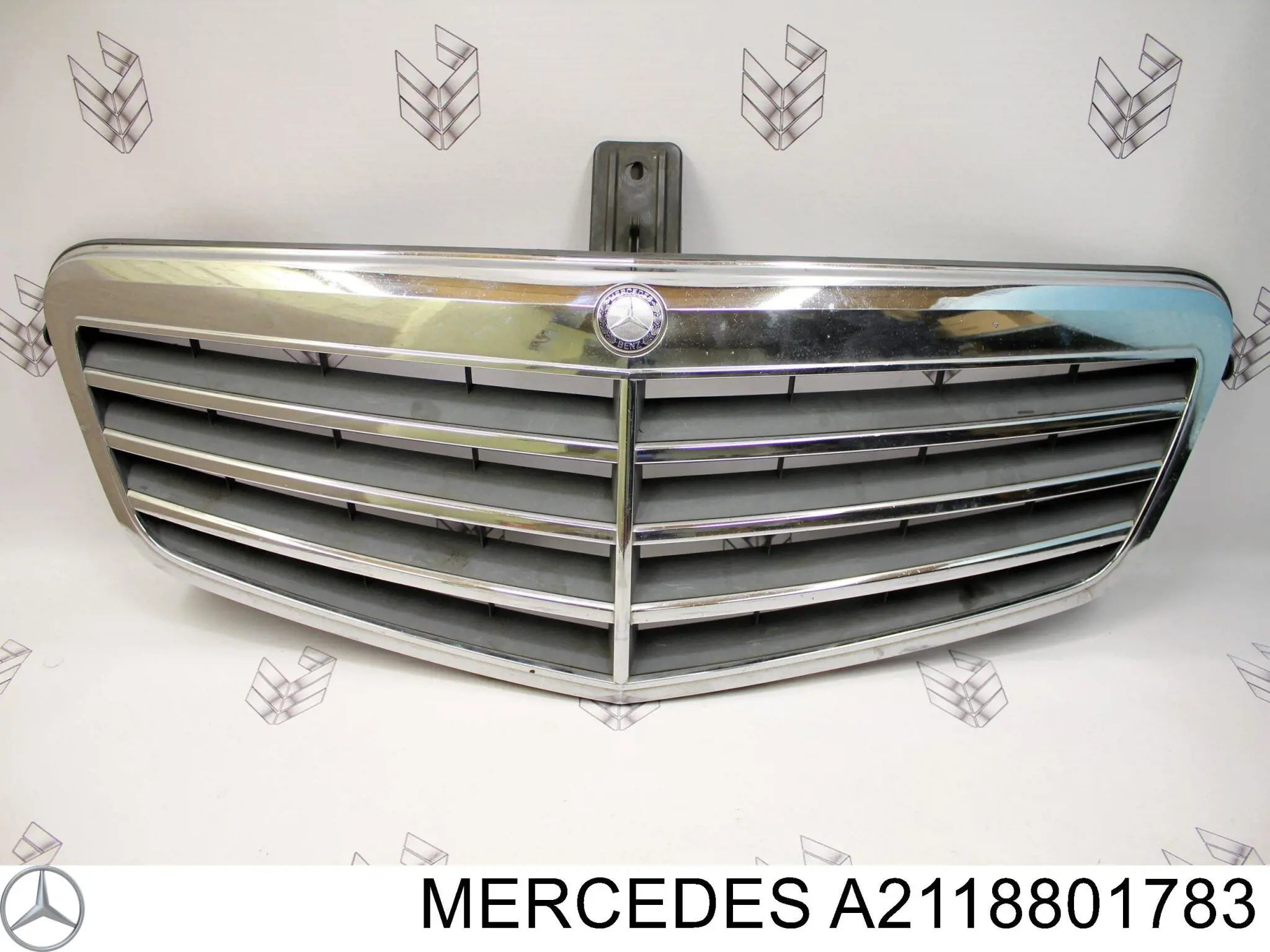 Rejilla delantera Mercedes A2118801783 precio, desde 119,19 EUR