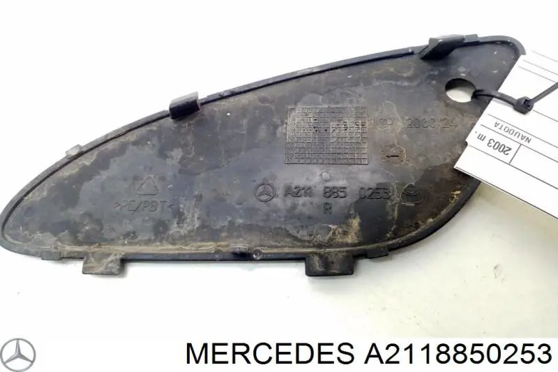 A2118850253 Mercedes rejilla de ventilación, parachoques trasero, derecha