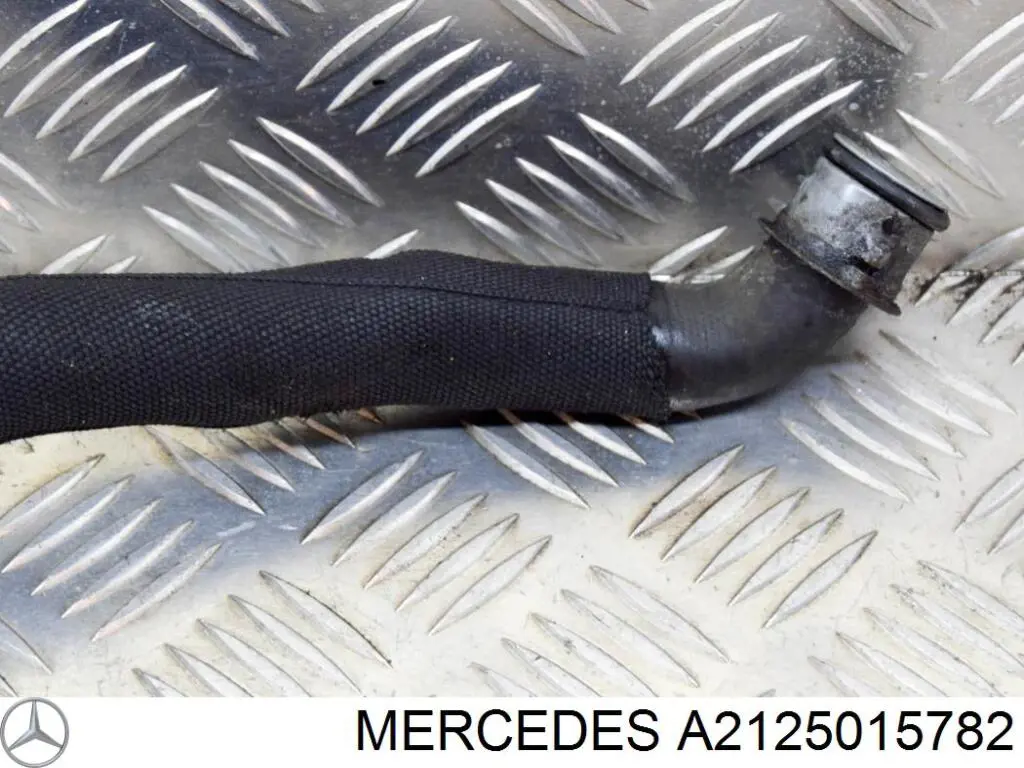 Manguera inferior del vaso de expansión A2125015782 Mercedes