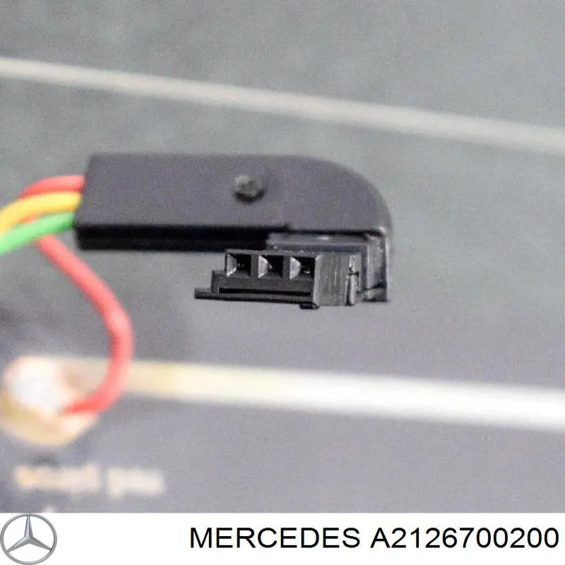 2126701580 Mercedes luneta trasera