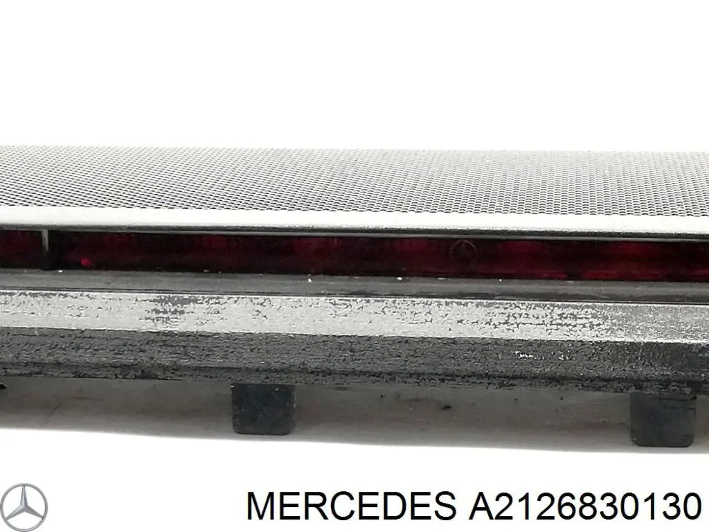 Lampara de luz de freno adicional  Mercedes A2126830130 precio, desde 53,72 EUR
