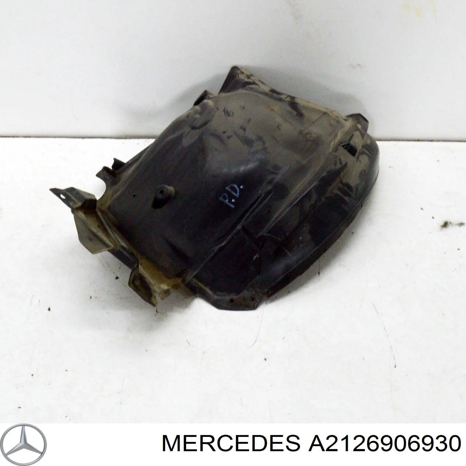 Guardabarros interior trasero derecho del guardafango delantero Mercedes A2126906930 precio, desde 32,46 EUR