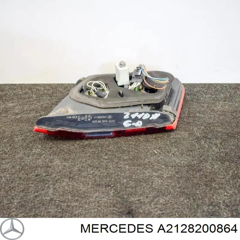 Piloto trasero interior derecho Mercedes A2128200864
