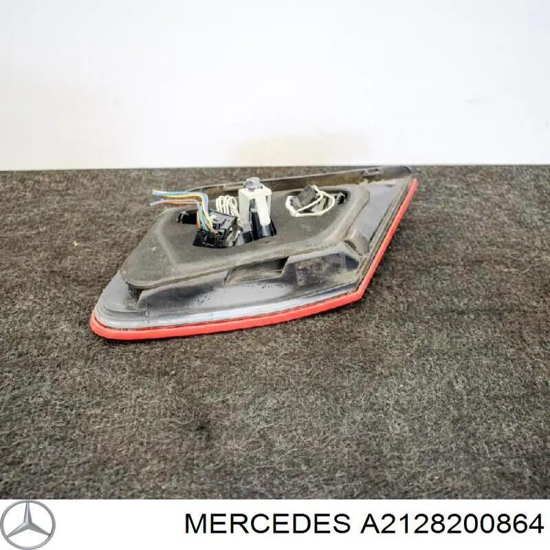 A2128200864 Mercedes Piloto trasero interior derecho