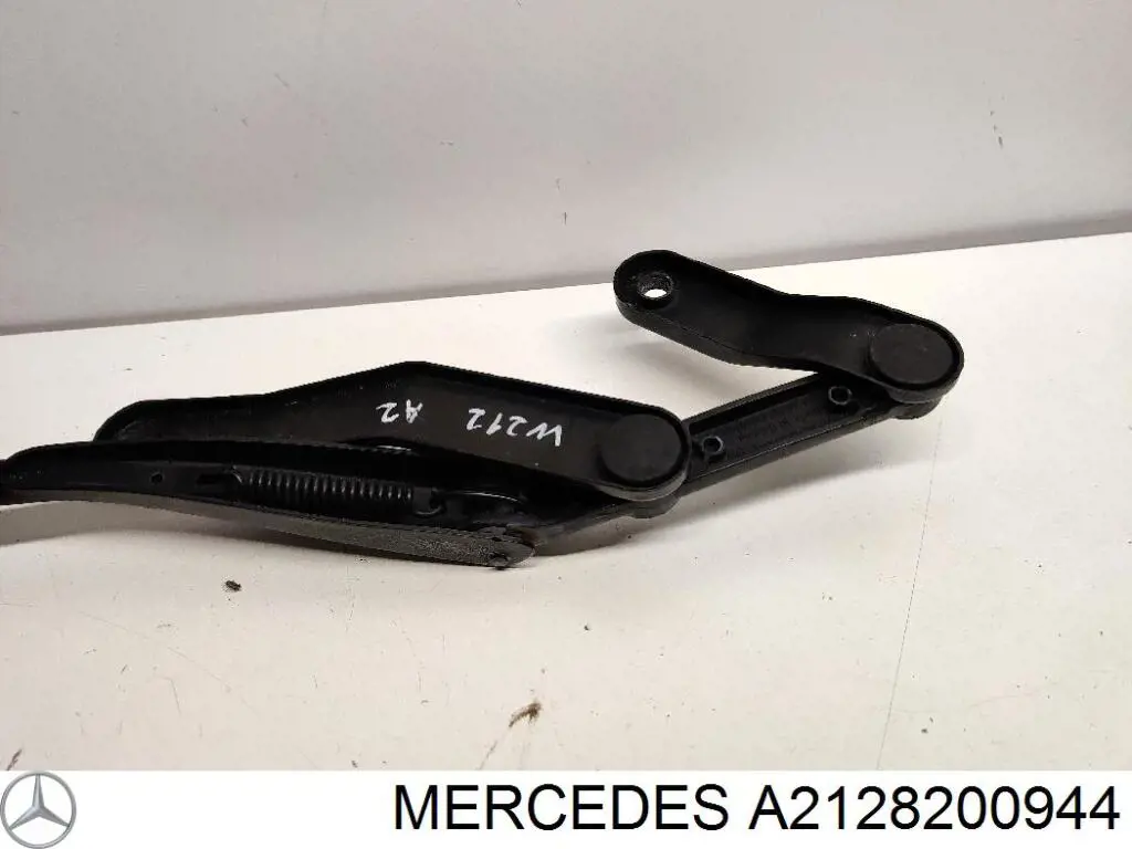 Brazo de limpiaparabrisas Mercedes E sedán (W212) (2009 - 2016) precio, desde 31,94 EUR