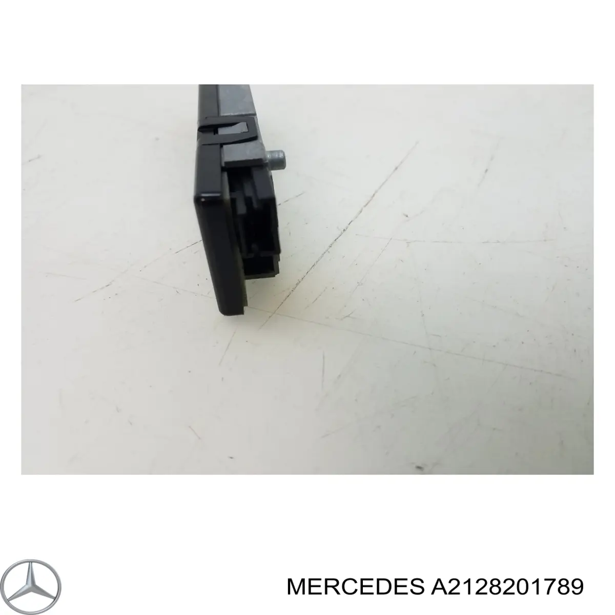  Mercedes A2128201789 precio, desde 43,56 EUR