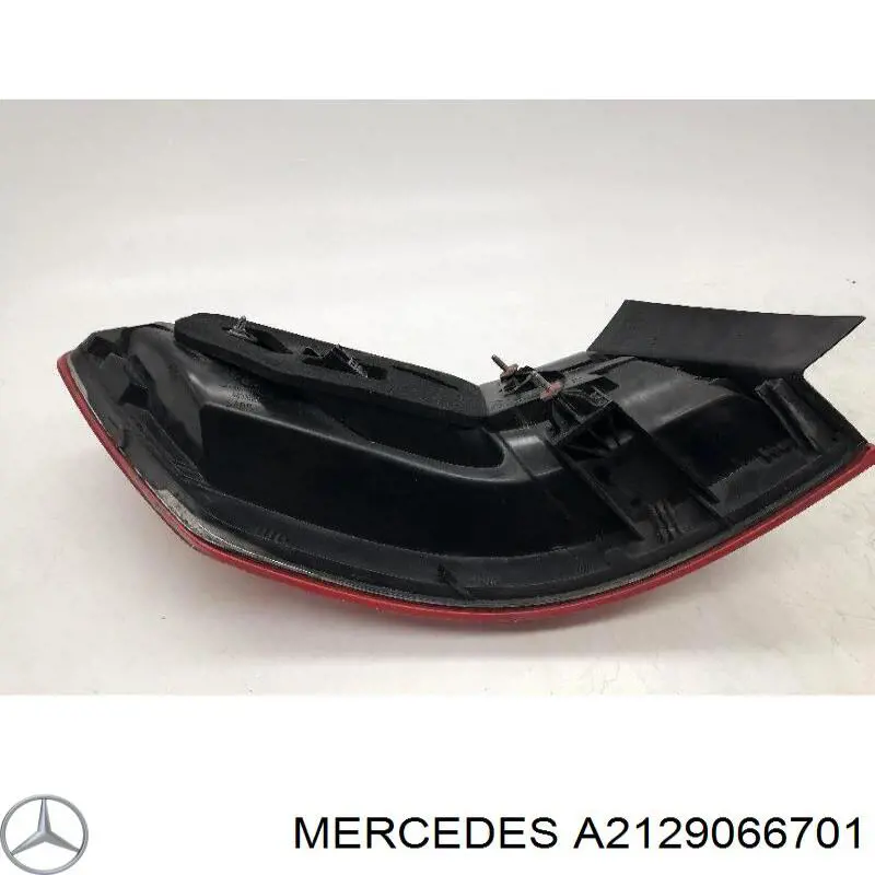 Piloto trasero exterior derecho Mercedes A2129066701 precio, desde 267,01 EUR