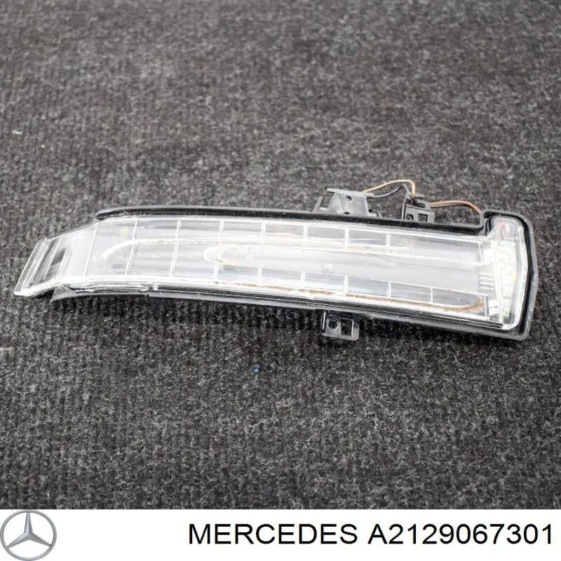 Luz intermitente del espejo retrovisor derecho Mercedes A2129067301 precio, desde 71,15 EUR