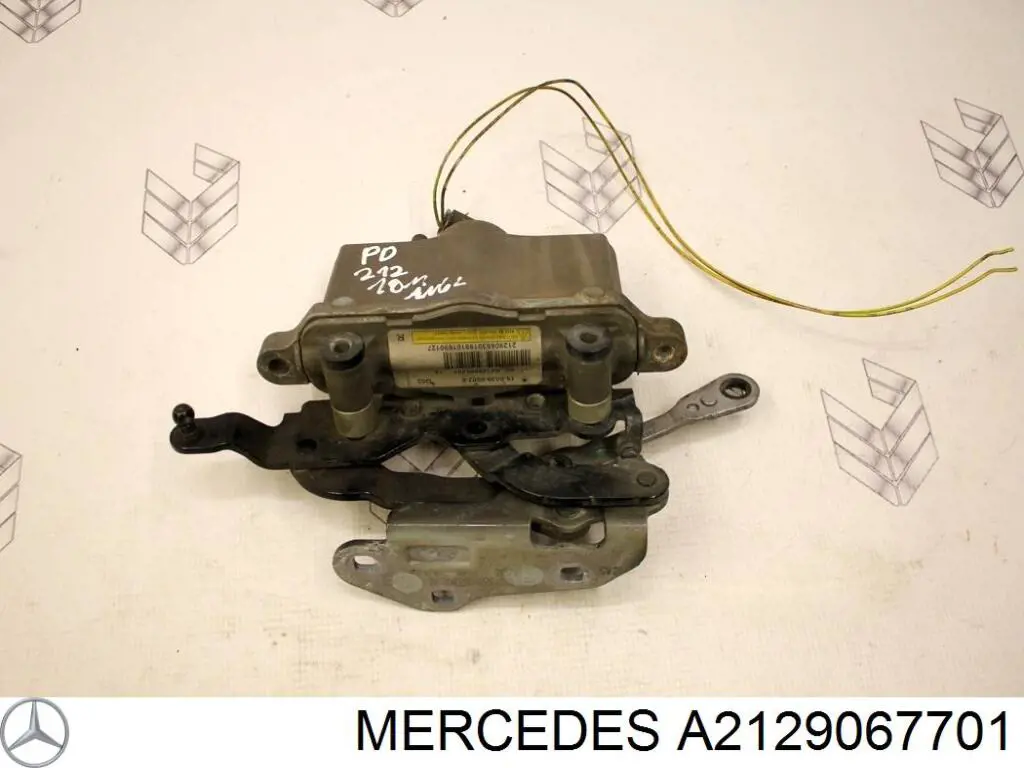 Pirotécnico de la bisagra del capó A2129067701 Mercedes
