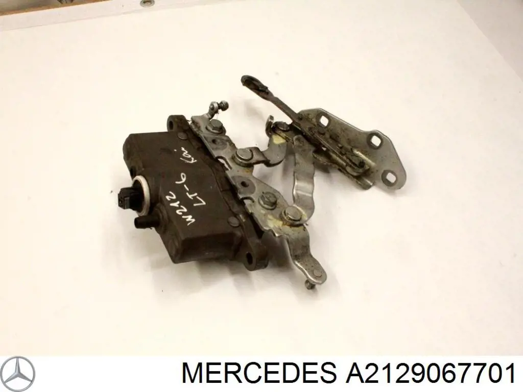 Pirotécnico de la bisagra del capó Mercedes A2129067701 precio, desde 527,08 EUR